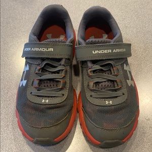 UNDER ARMOUR Boys sneakers